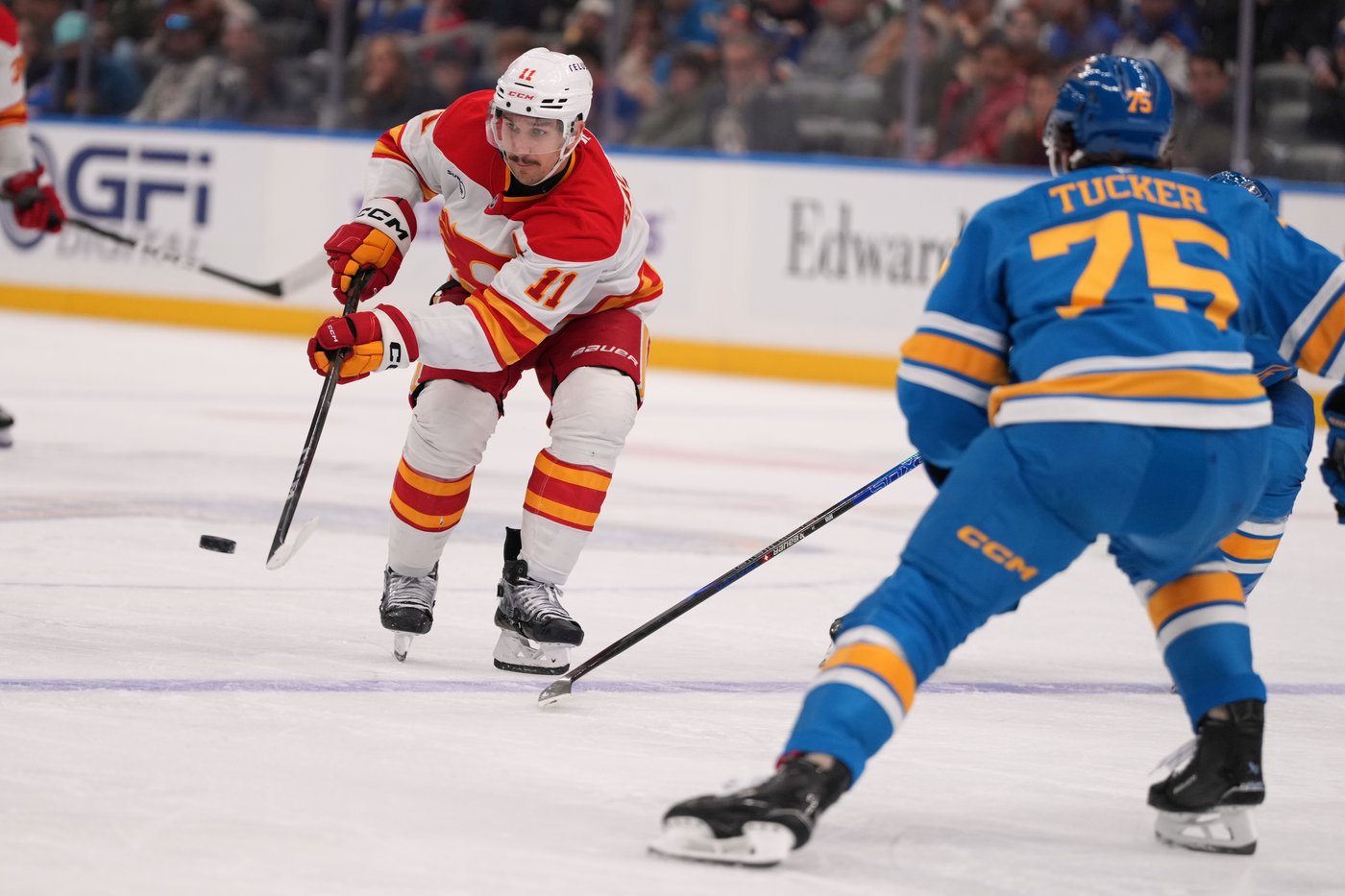 Walker, Binnington lead Blues to 3-2 win over Flames | iNFOnews.ca Walker, Binnington lead Blues to 3-2 win over Flames | iNFOnews.ca