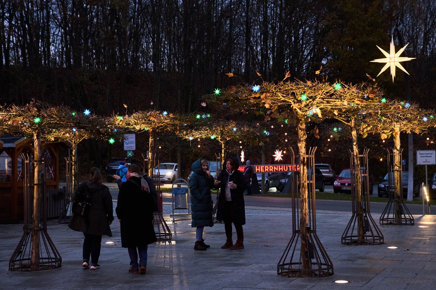 Moravian stars light up Germany's Christmas season | iNFOnews.ca