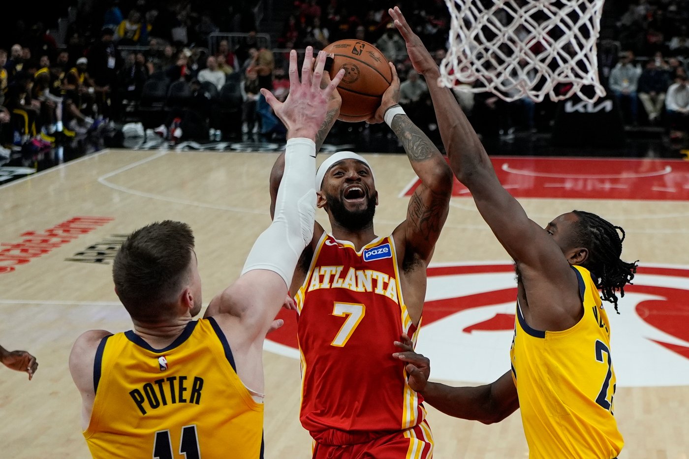 CJ McCollum scores 23 points and Hawks ride 17-0 second-half run to charge past Pacers 132-116 | iNFOnews.ca
