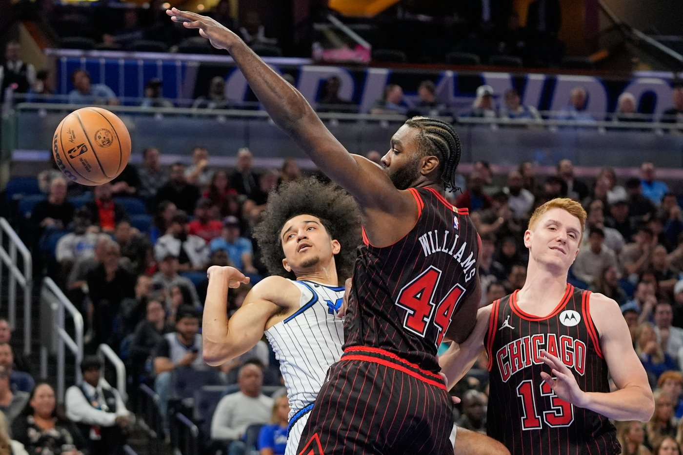 Bane's big 4th quarter helps the Magic beat the struggling Bulls 125-120 | iNFOnews.ca