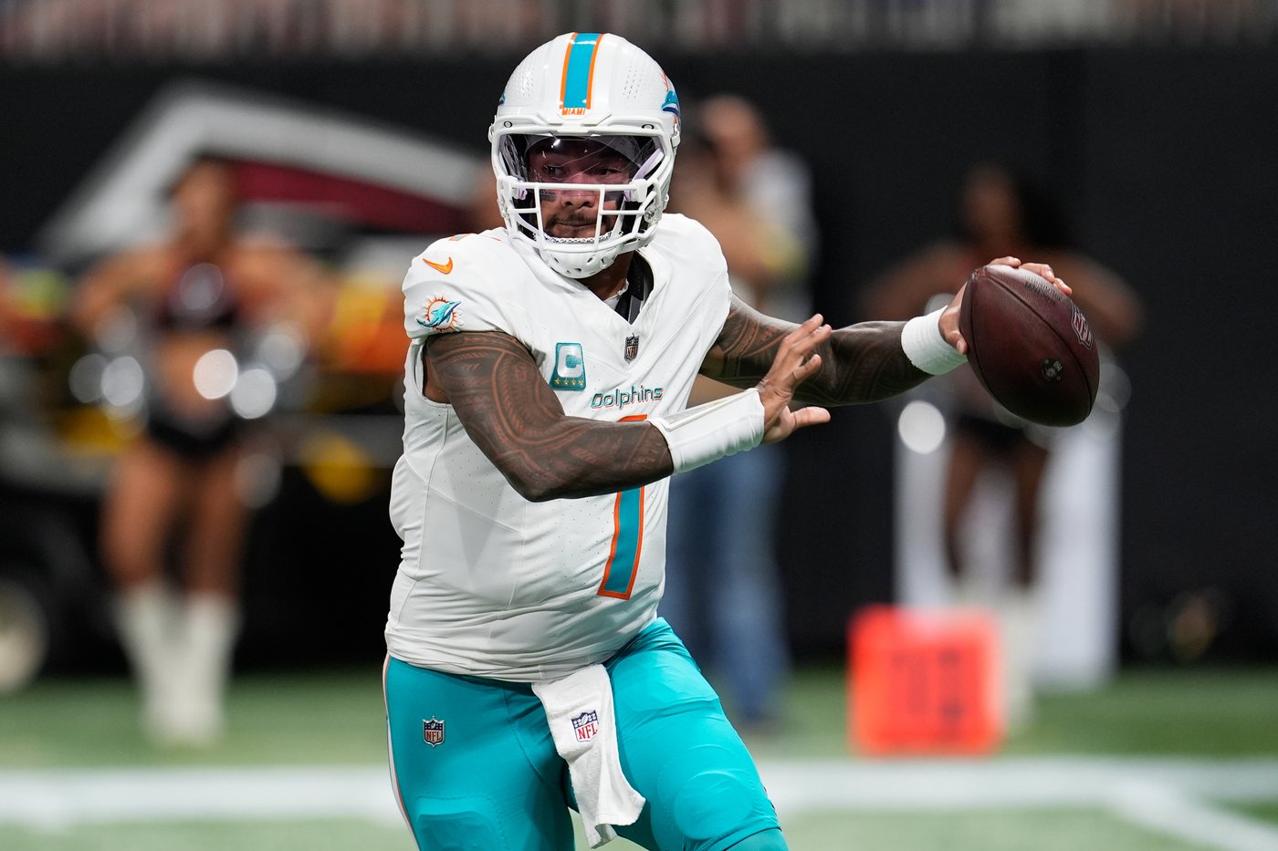 Tua Tagovailoa throws 4 TD passes as Dolphins overwhelm Falcons 34-10 to end 3-game losing streak | iNFOnews.ca Tua Tagovailoa throws 4 TD passes as Dolphins overwhelm Falcons 34-10 to end 3-game losing streak | iNFOnews.ca