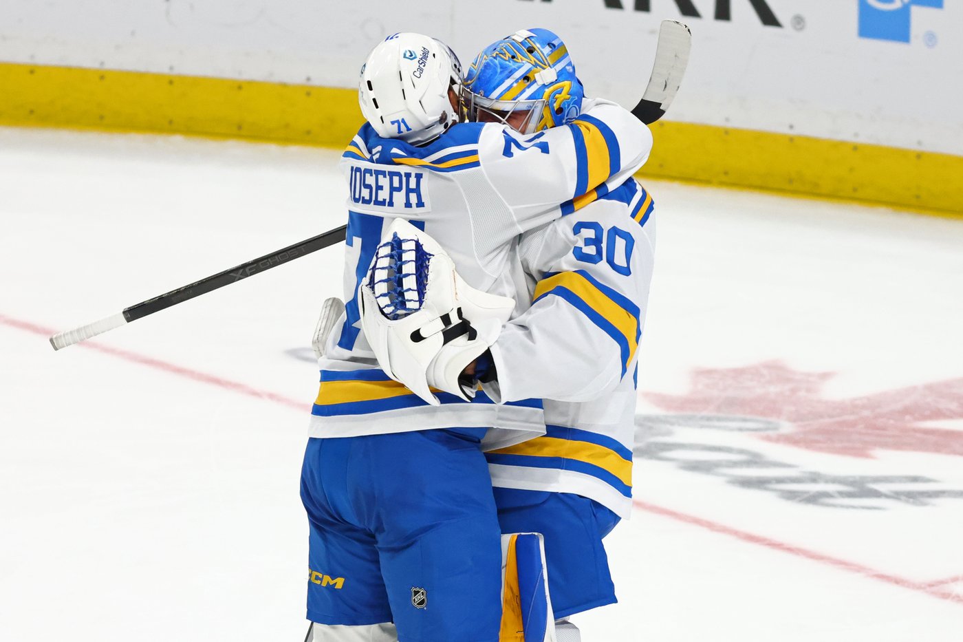 Hofer makes 28 saves and Joseph scores short-handed as Blues blank Sabres 3-0 | iNFOnews.ca Hofer makes 28 saves and Joseph scores short-handed as Blues blank Sabres 3-0 | iNFOnews.ca