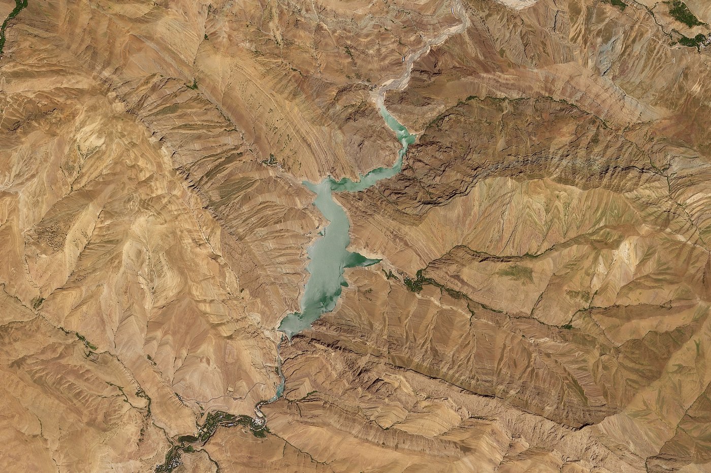 First rain of autumn falls in Iran's capital, but the drought-ravaged nation needs far more | iNFOnews.ca