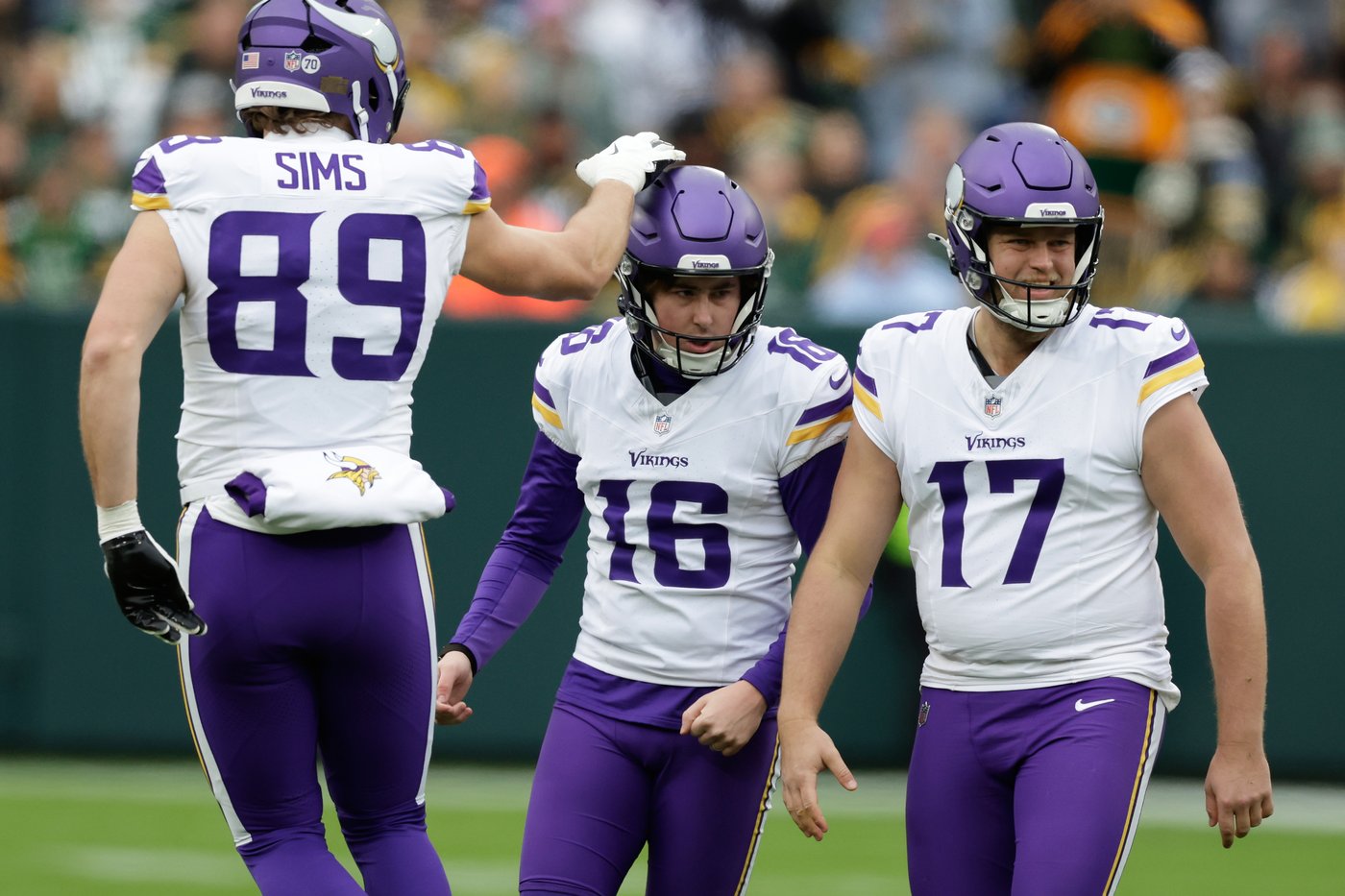 Seahawks QB Sam Darnold thriving ahead of matchup against former team Vikings | iNFOnews.ca