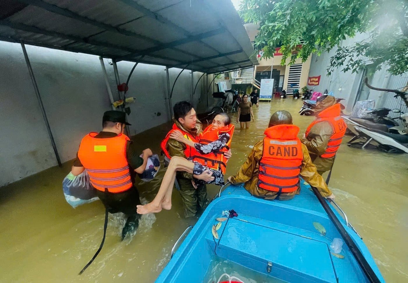 Vietnam's tourist sites submerged as record rainfall causes major flooding | iNFOnews.ca Vietnam's tourist sites submerged as record rainfall causes major flooding | iNFOnews.ca