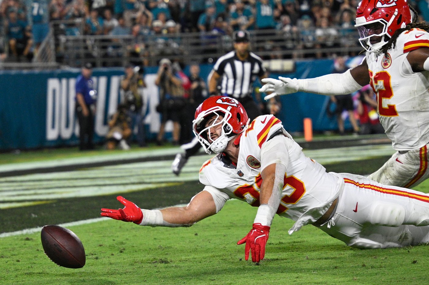 Mistake-prone Chiefs blame themselves for crushing loss at Jaguars | iNFOnews.ca