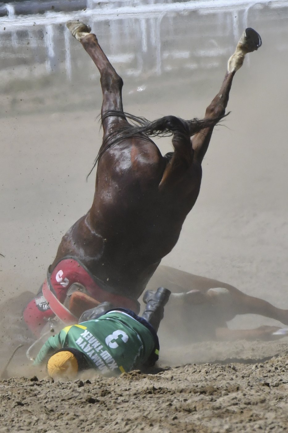 See the world in vertical: Top photos by AP's photojournalists | iNFOnews.ca