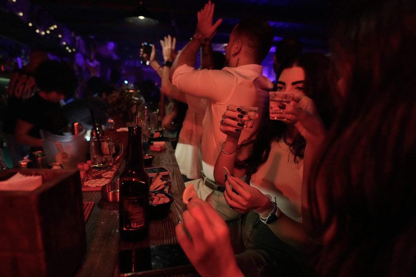 Photos show Syrians enjoying a night out in Damascus despite some crackdowns | iNFOnews.ca