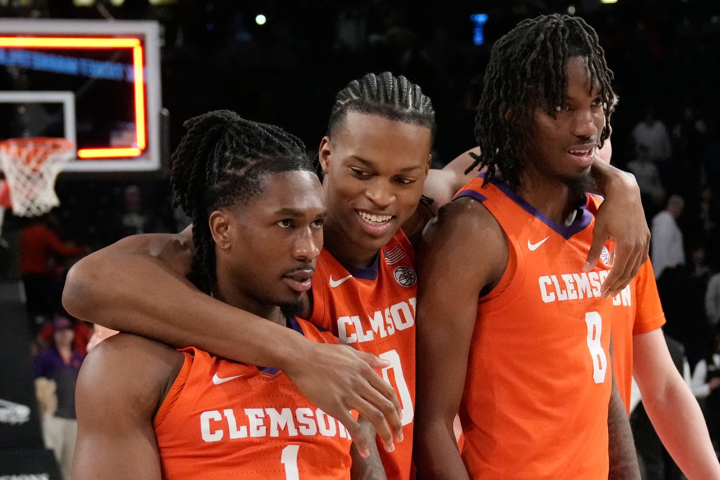 No. 18 Clemson gets hot from long range, beats Georgia Tech 77-63 | iNFOnews.ca