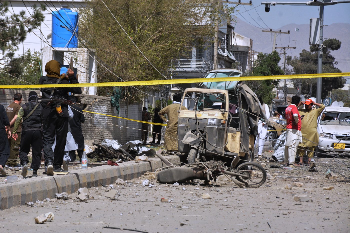 Car bomb outside Pakistan's security force headquarters kills at least 10, dozens injured | iNFOnews.ca
