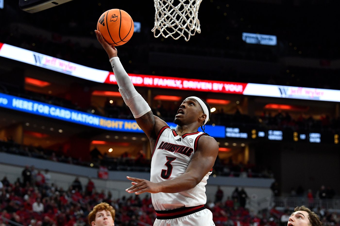 No. 11 Louisville rebounds from loss with 94-54 romp over Montana | iNFOnews.ca No. 11 Louisville rebounds from loss with 94-54 romp over Montana | iNFOnews.ca