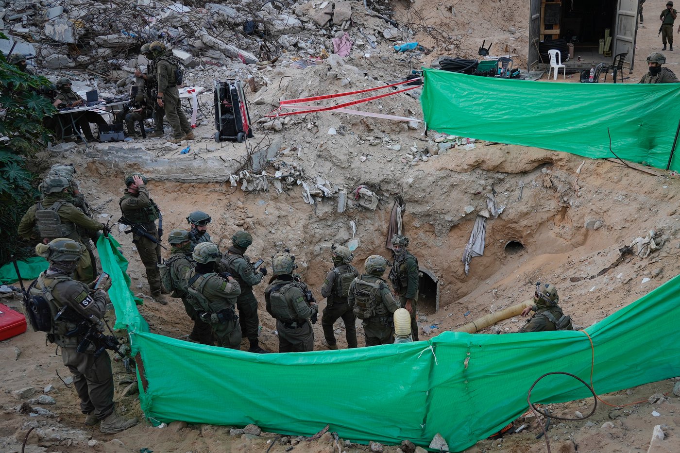 Israeli army takes journalists into a tunnel in a Gaza city it seized and largely flattened | iNFOnews.ca Israeli army takes journalists into a tunnel in a Gaza city it seized and largely flattened | iNFOnews.ca