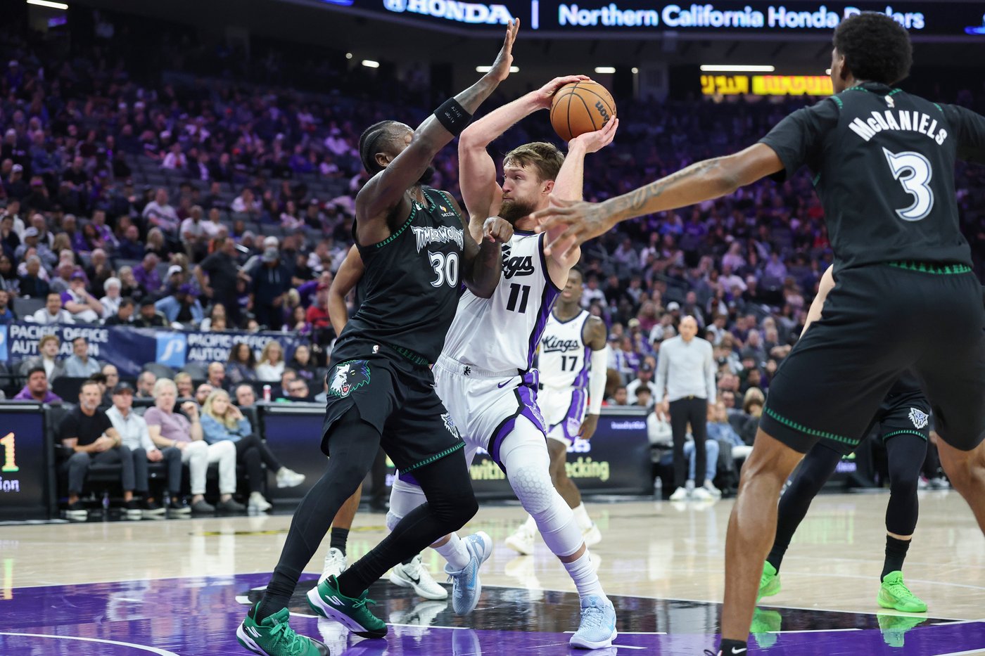 Edwards scores 26 points to lead the Timberwolves to a 144-117 win over the Kings | iNFOnews.ca