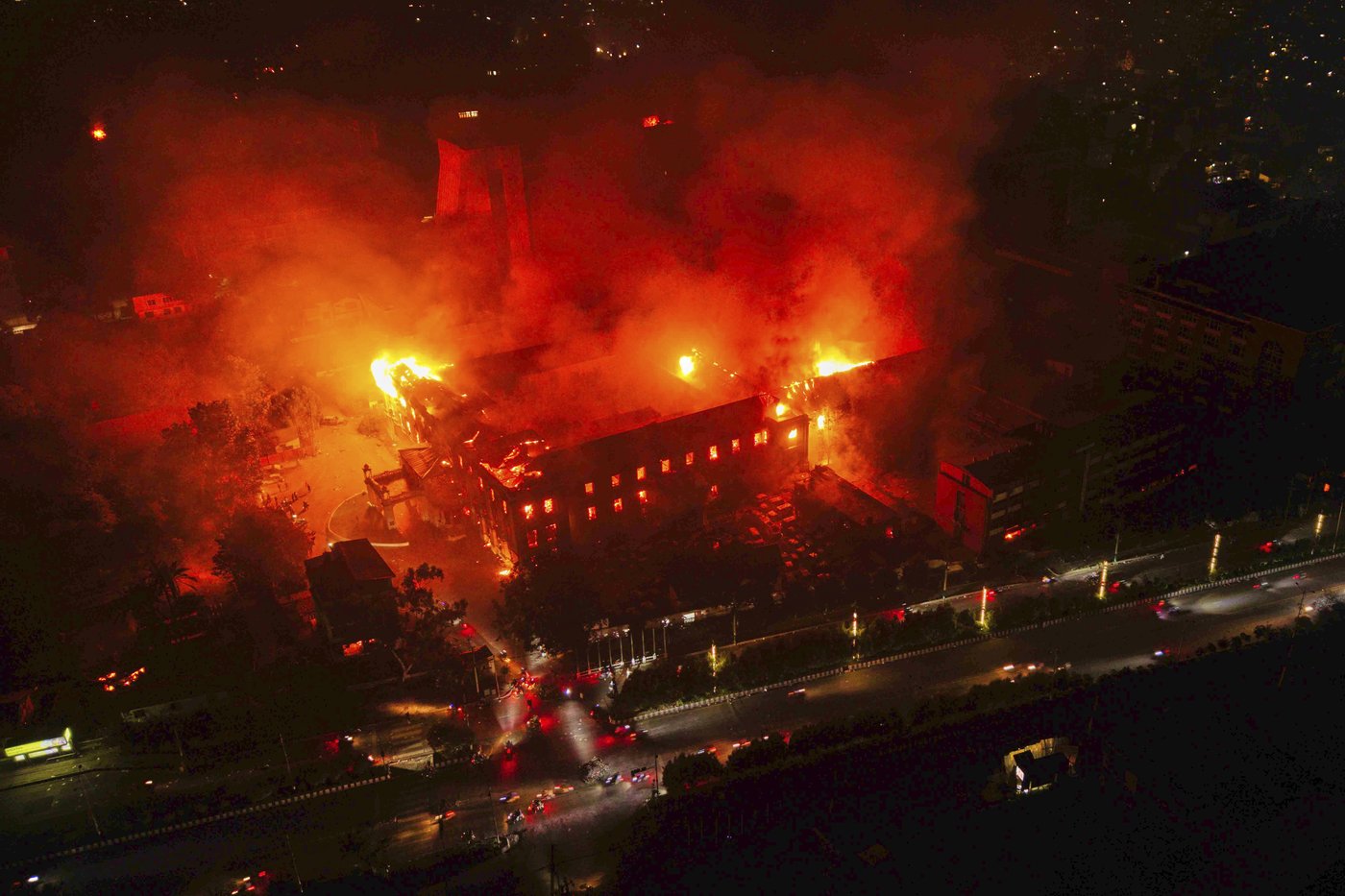 Photos show violent protests in Nepal, with government buildings set on fire | iNFOnews.ca