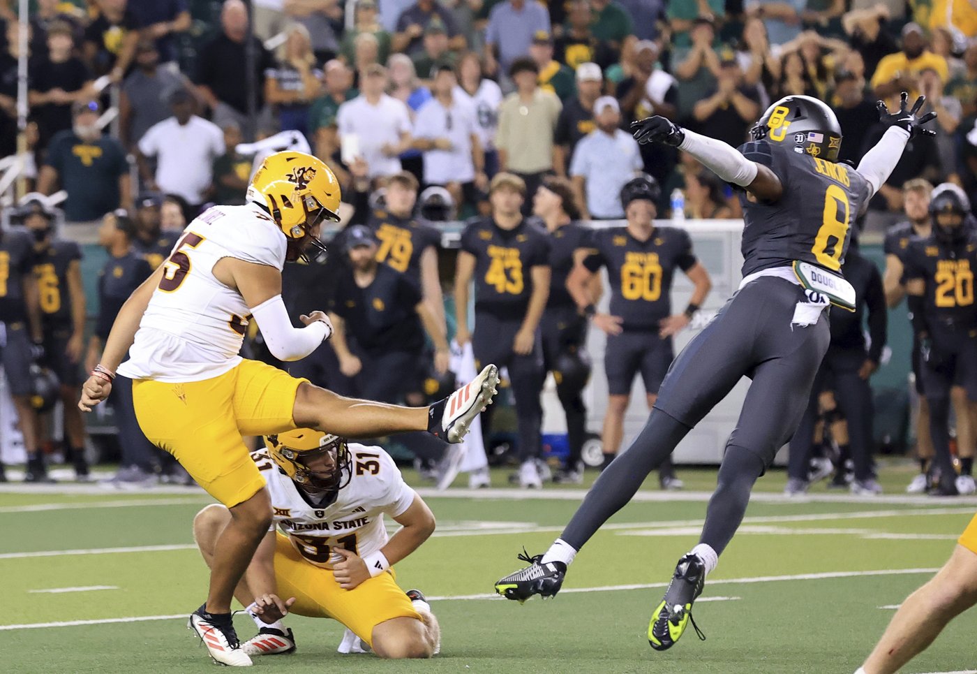 Defending Big 12 champion Arizona State wins league opener 27-24 at Baylor on game-ending Gomez FG | iNFOnews.ca