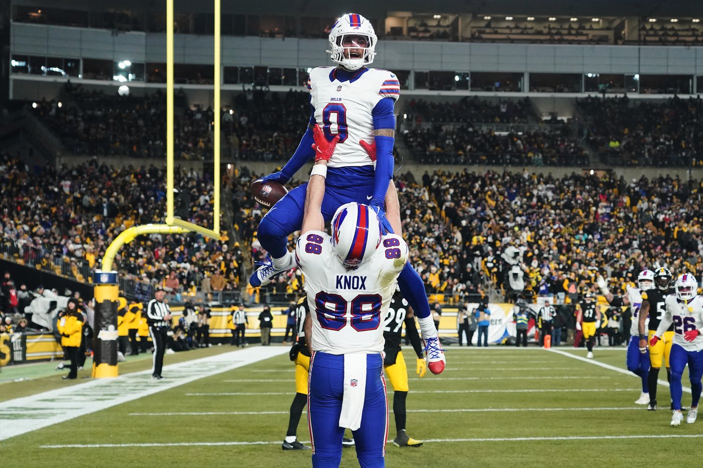 Josh Allen sets career mark for rushing TDs by a QB as the Bills mash the reeling Steelers 26-7 | iNFOnews.ca