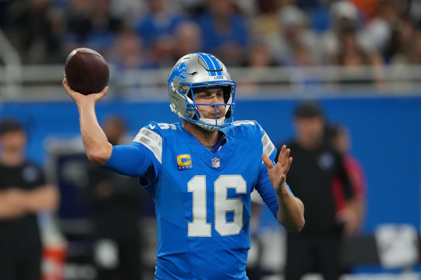 Goff throws 2 TD passes to St. Brown, Lions beat Browns 34-10 for 3rd straight victory | iNFOnews.ca