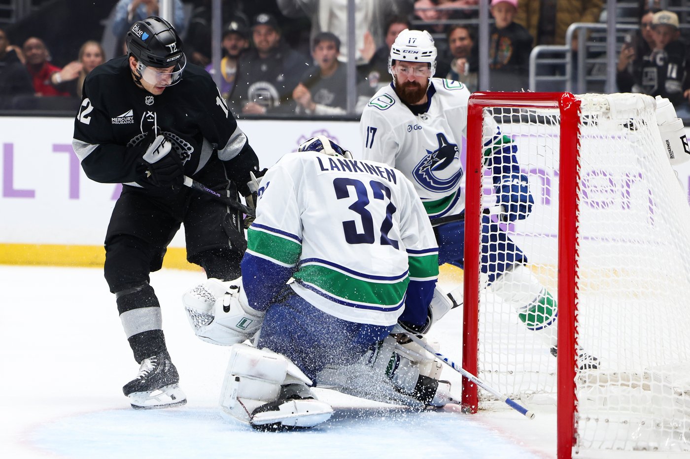 Kempe scores in overtime, Forsberg makes 19 saves in Kings' 2-1 win over Canucks | iNFOnews.ca
