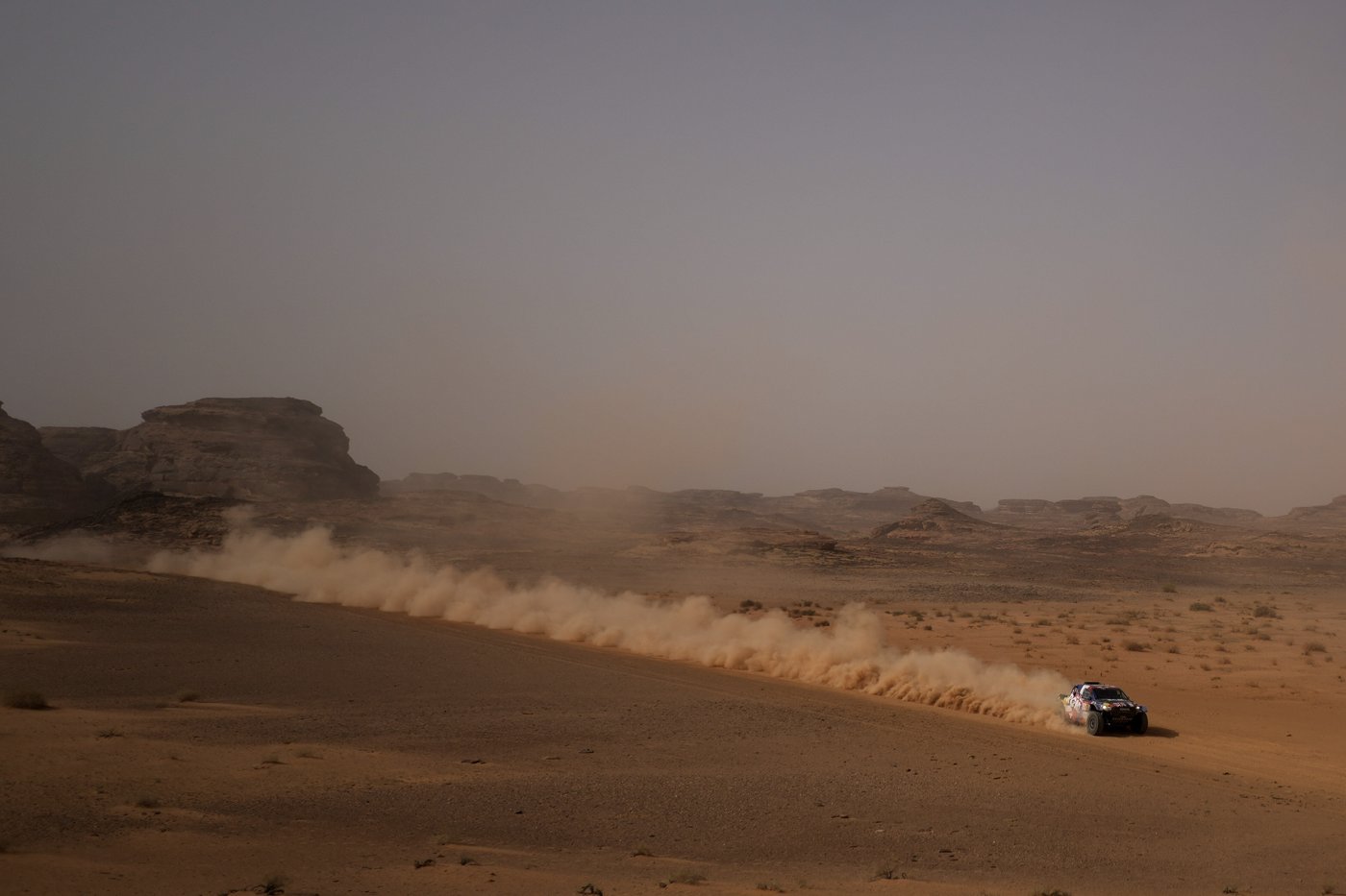 US driver Guthrie wins first major Dakar Rally stage and takes overall lead | iNFOnews.ca