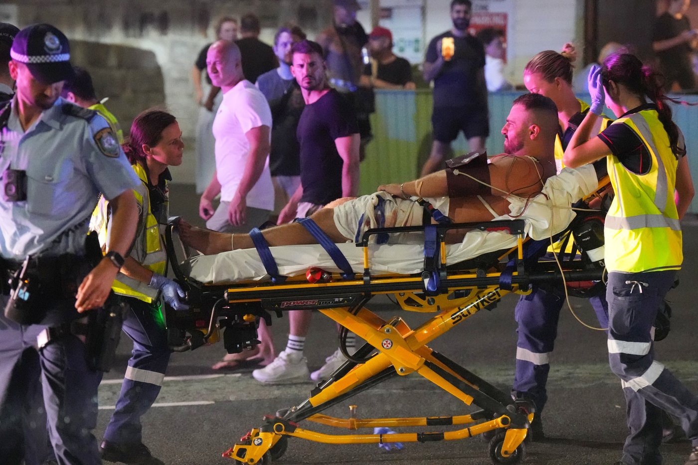 Gunmen kill at least 11 people in attack on Hanukkah celebration on Sydney's Bondi Beach | iNFOnews.ca Gunmen kill at least 11 people in attack on Hanukkah celebration on Sydney's Bondi Beach | iNFOnews.ca