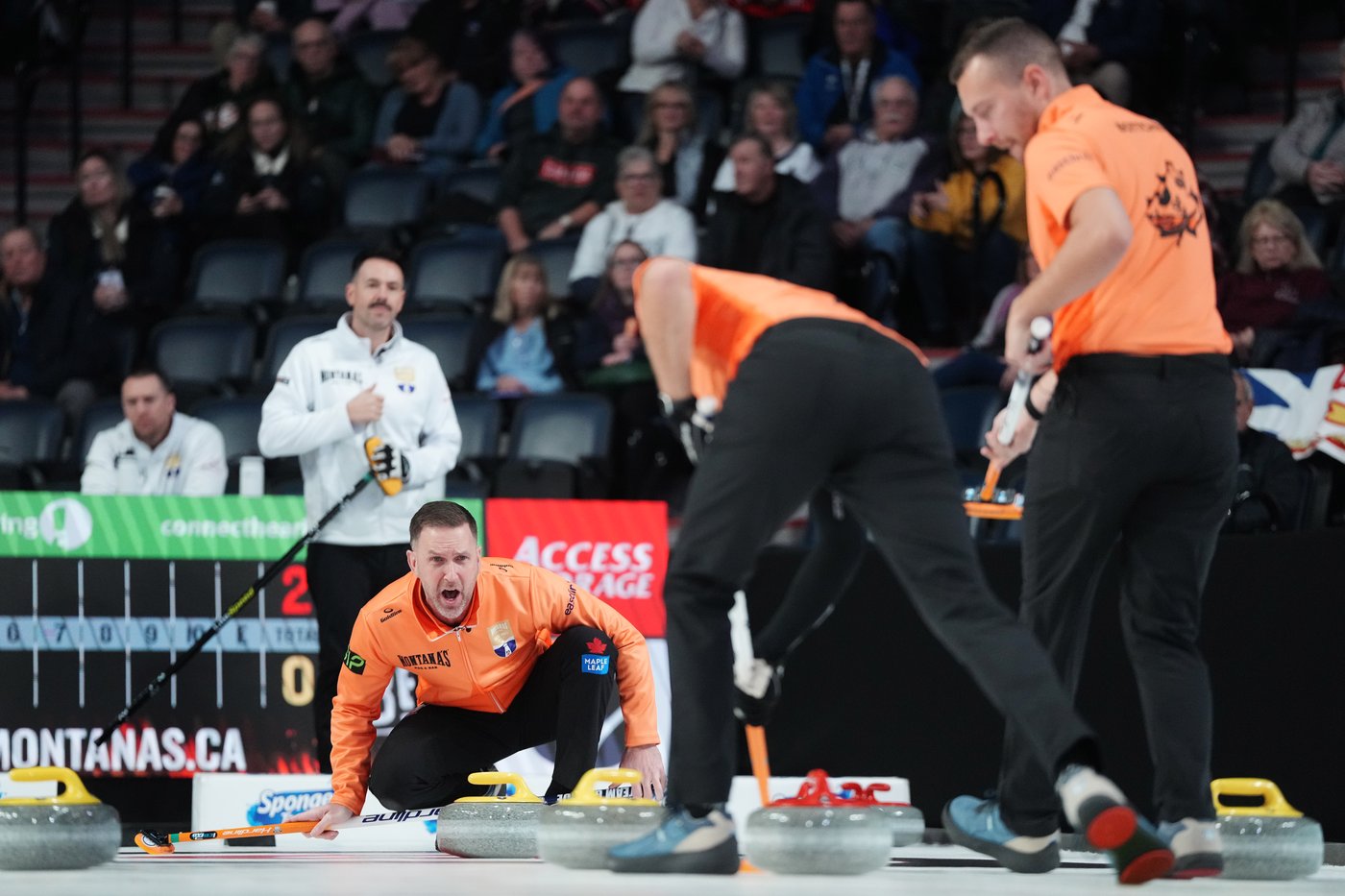 Gushue, Dunstone stay unbeaten at Canadian Olympic curling trials | iNFOnews.ca