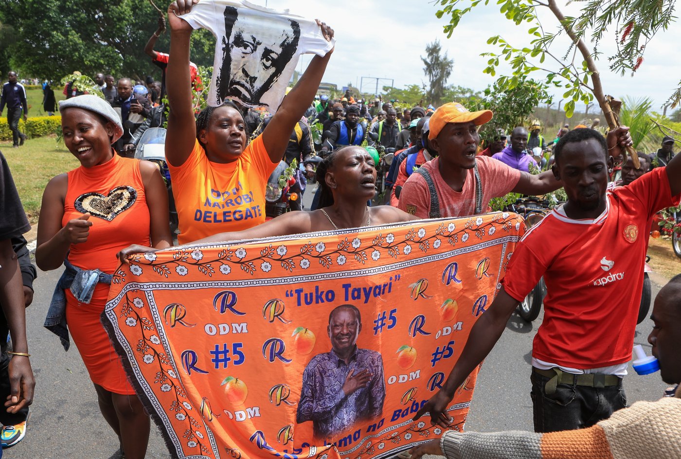 Kenya police fire at mourners and 2 die as violence erupts at viewing of body of ex-Premier Odinga | iNFOnews.ca