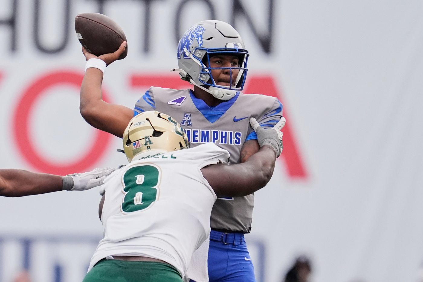 Memphis rallies for 34-31 win over No. 18 South Florida | iNFOnews.ca Memphis rallies for 34-31 win over No. 18 South Florida | iNFOnews.ca