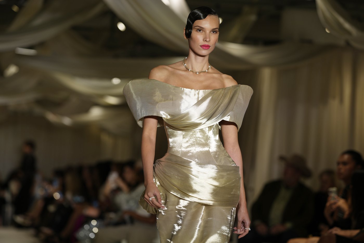 Christian Siriano transports New York Fashion Week attendees to the silver screen | iNFOnews.ca Christian Siriano transports New York Fashion Week attendees to the silver screen | iNFOnews.ca