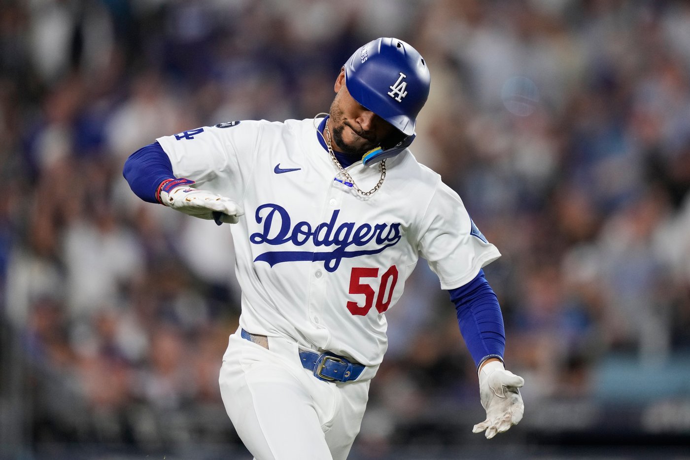 Yoshinobu Yamamoto shines as Dodgers sweep Reds to reach NL Division Series | iNFOnews.ca