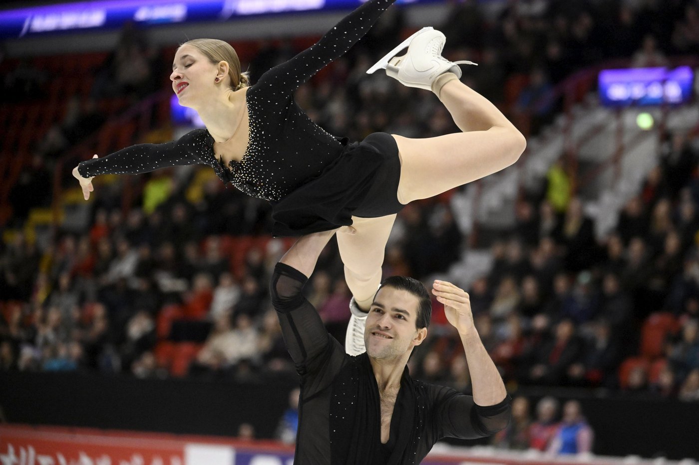 Glenn and Siao lead short programs at figure skating Finlandia Trophy | iNFOnews.ca Glenn and Siao lead short programs at figure skating Finlandia Trophy | iNFOnews.ca