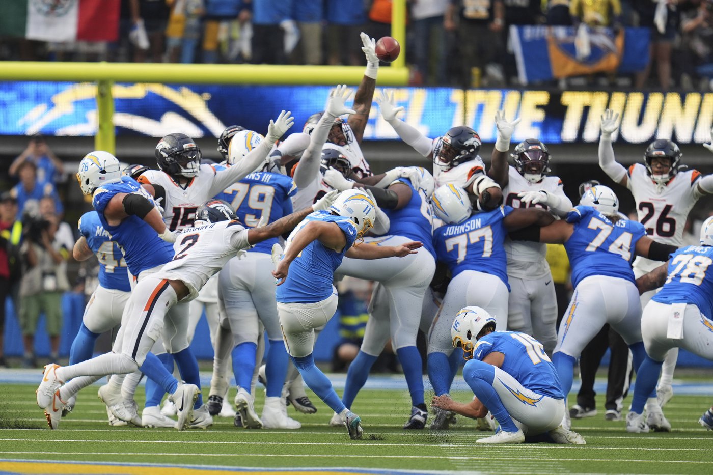 Justin Herbert rallies Chargers for 23-20 win over Broncos and 3-0 start | iNFOnews.ca Justin Herbert rallies Chargers for 23-20 win over Broncos and 3-0 start | iNFOnews.ca