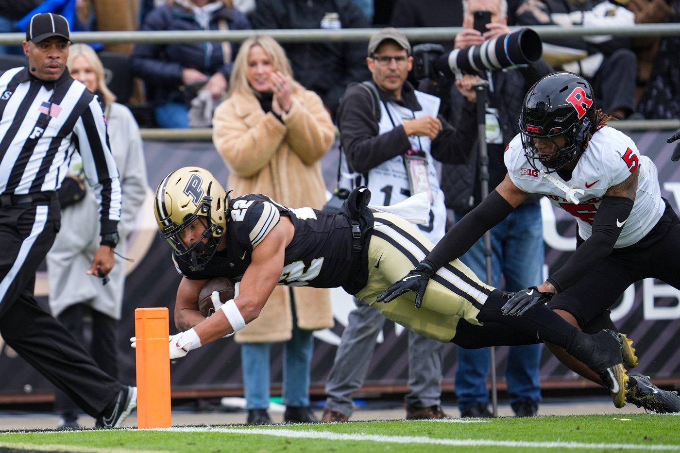 Rutgers cashes in on late fumble, knocks off Purdue 27-24 | iNFOnews.ca Rutgers cashes in on late fumble, knocks off Purdue 27-24 | iNFOnews.ca