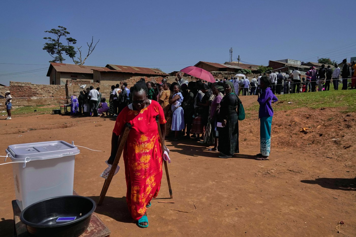 Delays plague voting in Uganda's presidential election | iNFOnews.ca