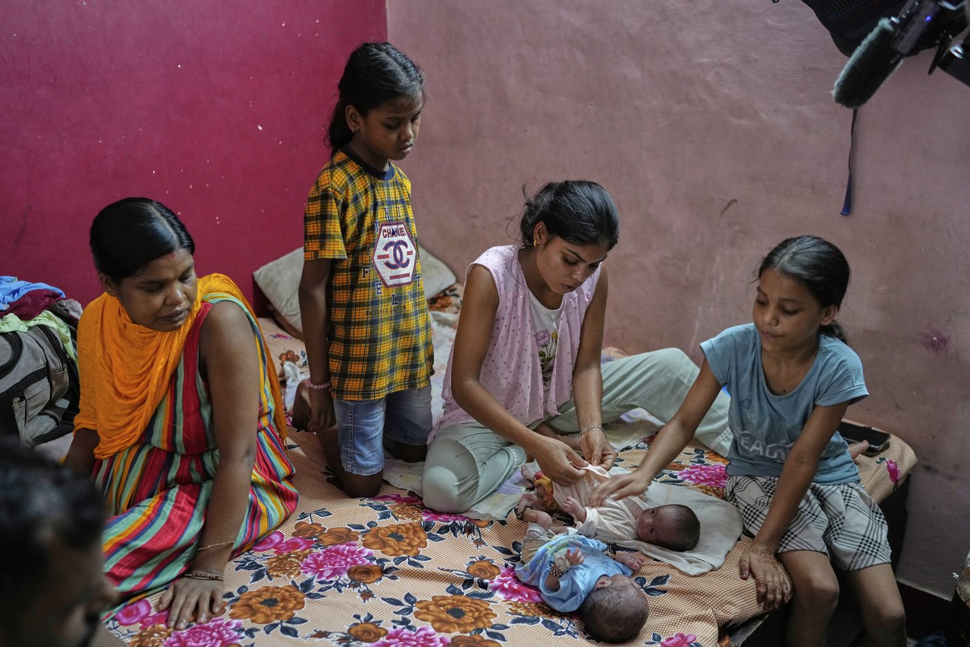 PHOTO ESSAY: Newborn caregiving programs help ease parenting in India | iNFOnews.ca