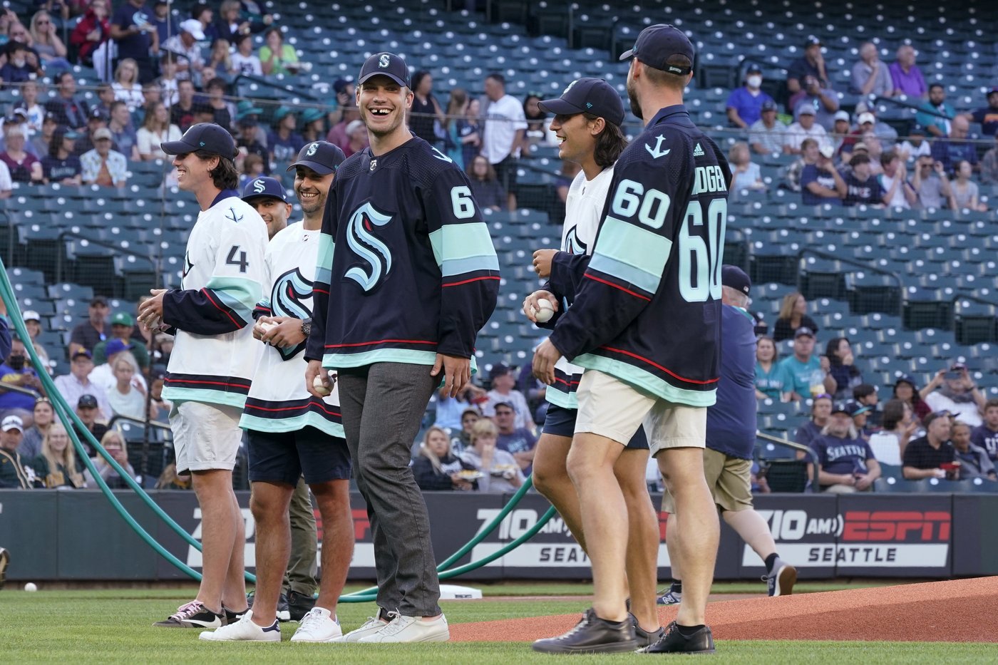 'I'm torn': Seattle Kraken's Canadian contingent having allegiances tested in ALCS | iNFOnews.ca 'I'm torn': Seattle Kraken's Canadian contingent having allegiances tested in ALCS | iNFOnews.ca