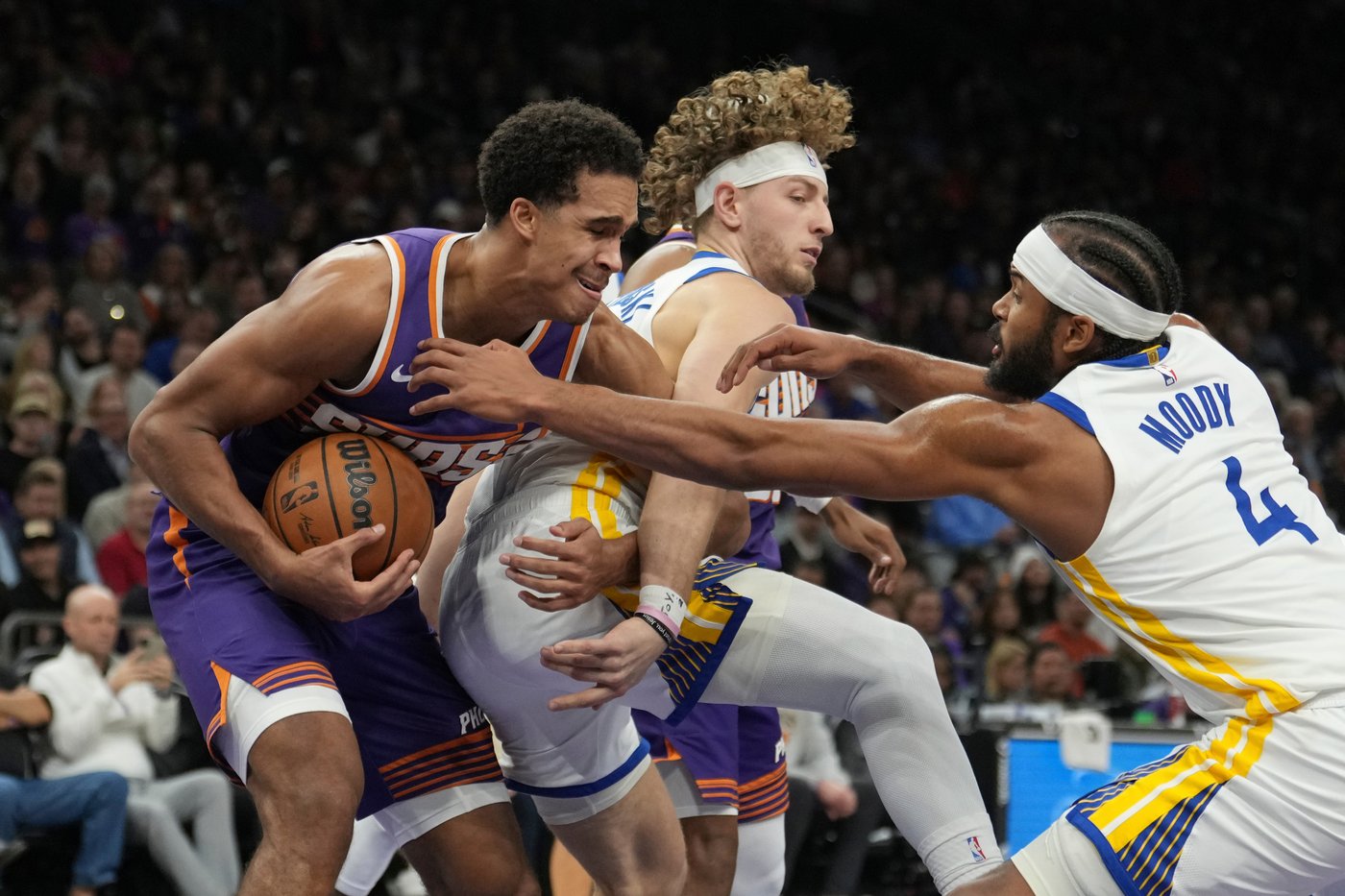Goodwin hits free throw with 0.4 seconds left, Suns escape with 99-98 win over Warriors | iNFOnews.ca