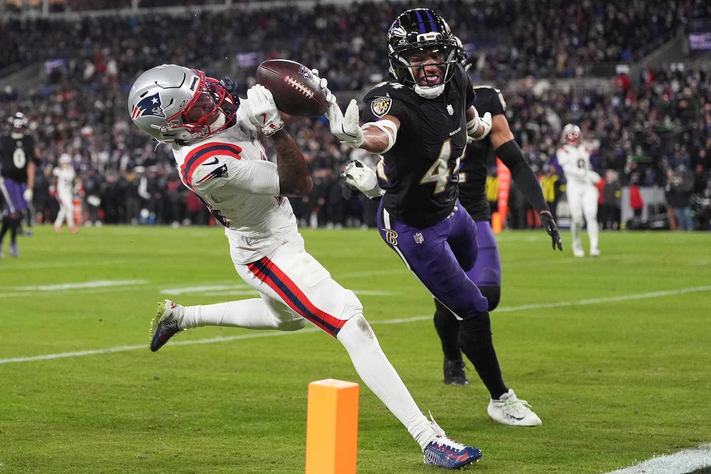 Drake Maye leads the Patriots to a 28-24 win over the Ravens that clinches a playoff spot | iNFOnews.ca