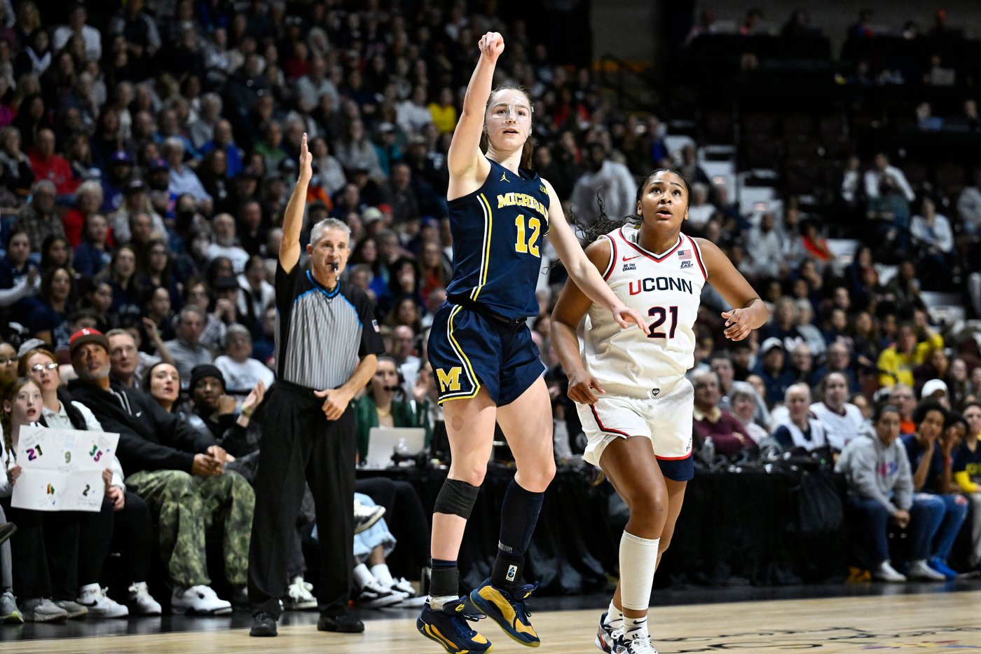Azzi Fudd and Syla Swords' epic shooting display ends with UConn coming away with 72-69 victory | iNFOnews.ca Azzi Fudd and Syla Swords' epic shooting display ends with UConn coming away with 72-69 victory | iNFOnews.ca