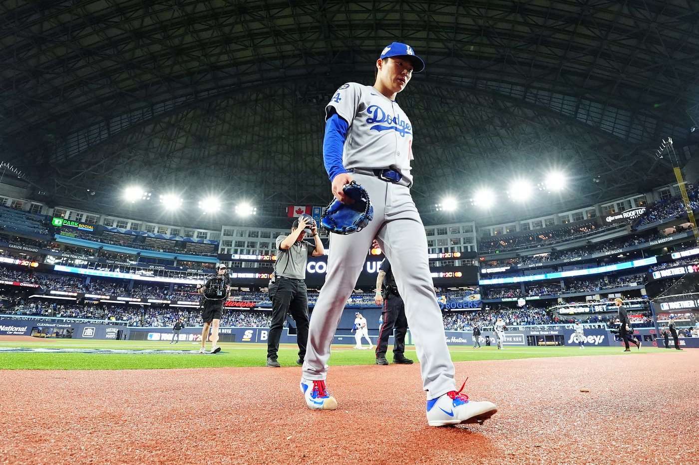 Dodgers beat Jays 5-1 in Game 2 of World Series | iNFOnews.ca