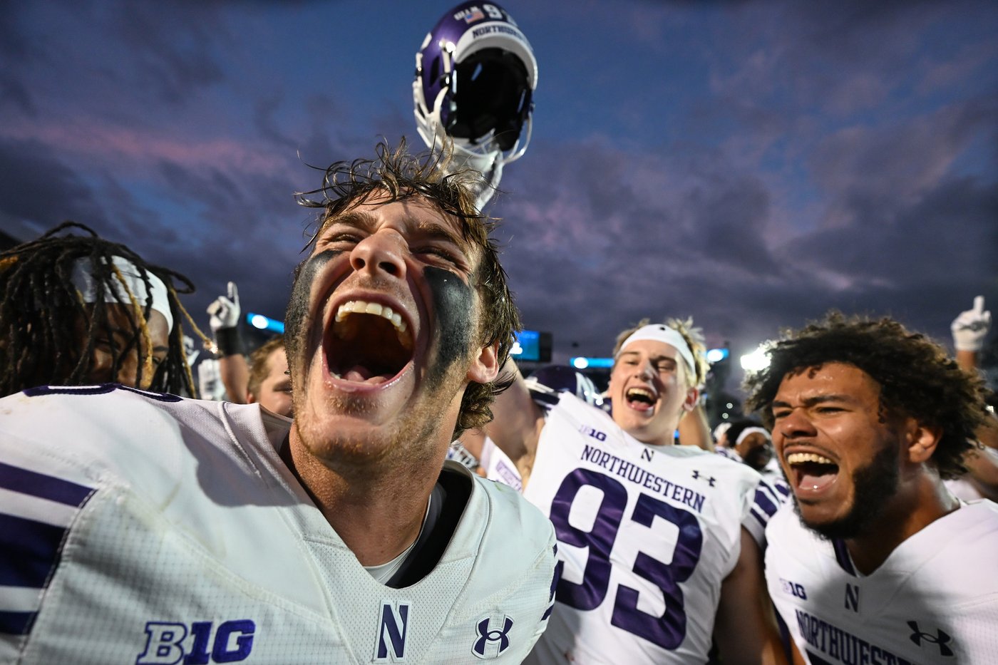Komolafe scores late, leads Northwestern to 22-21 win over Penn State | iNFOnews.ca