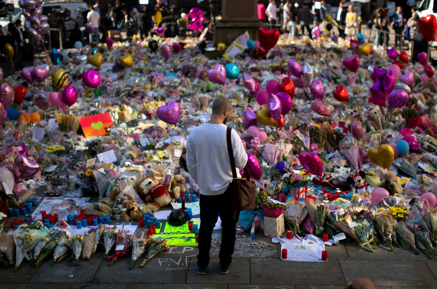Manchester's Jewish community feels let down by Britain after deadly synagogue attack | iNFOnews.ca