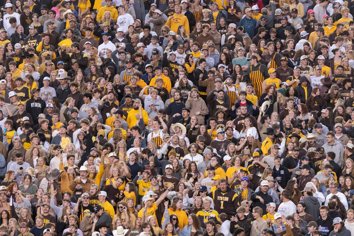 Devon Dampier has strong 2nd half as No. 20 Utah beats Wyoming 31-6 | iNFOnews.ca