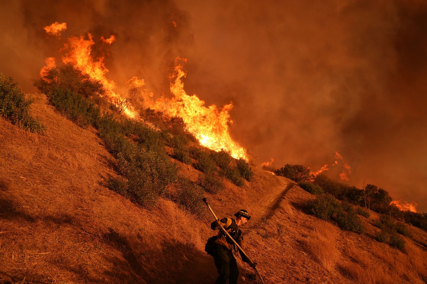 California governor signs bills to aid Los Angeles wildfire recovery and reform disaster response | iNFOnews.ca