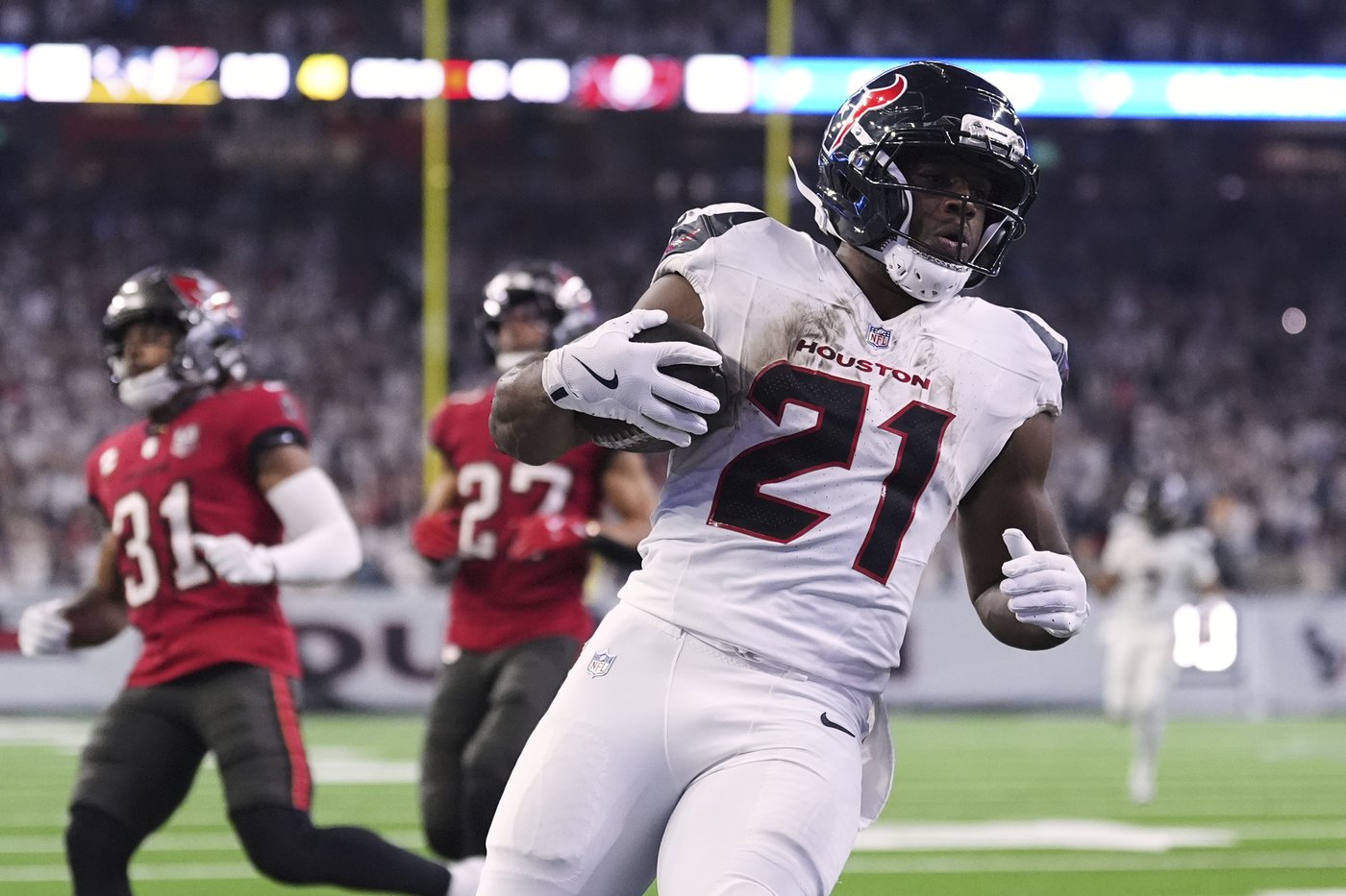 Texans fail to convert red-zone chances in loss to Bucs that drops them to 2-0 | iNFOnews.ca