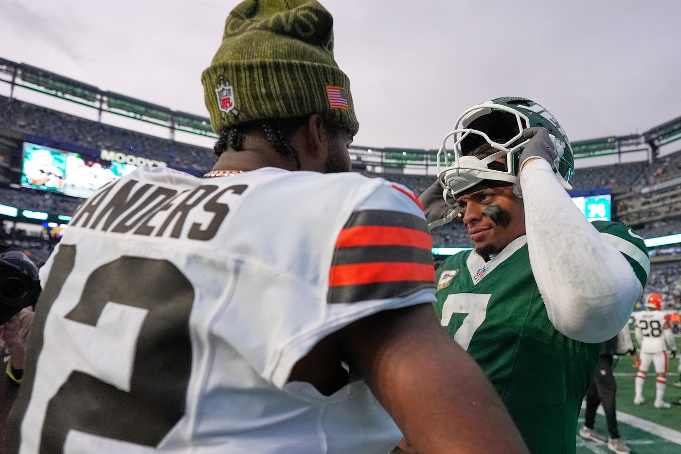 Browns sticking with Dillon Gabriel over Shedeur Sanders at quarterback after loss to Jets | iNFOnews.ca
