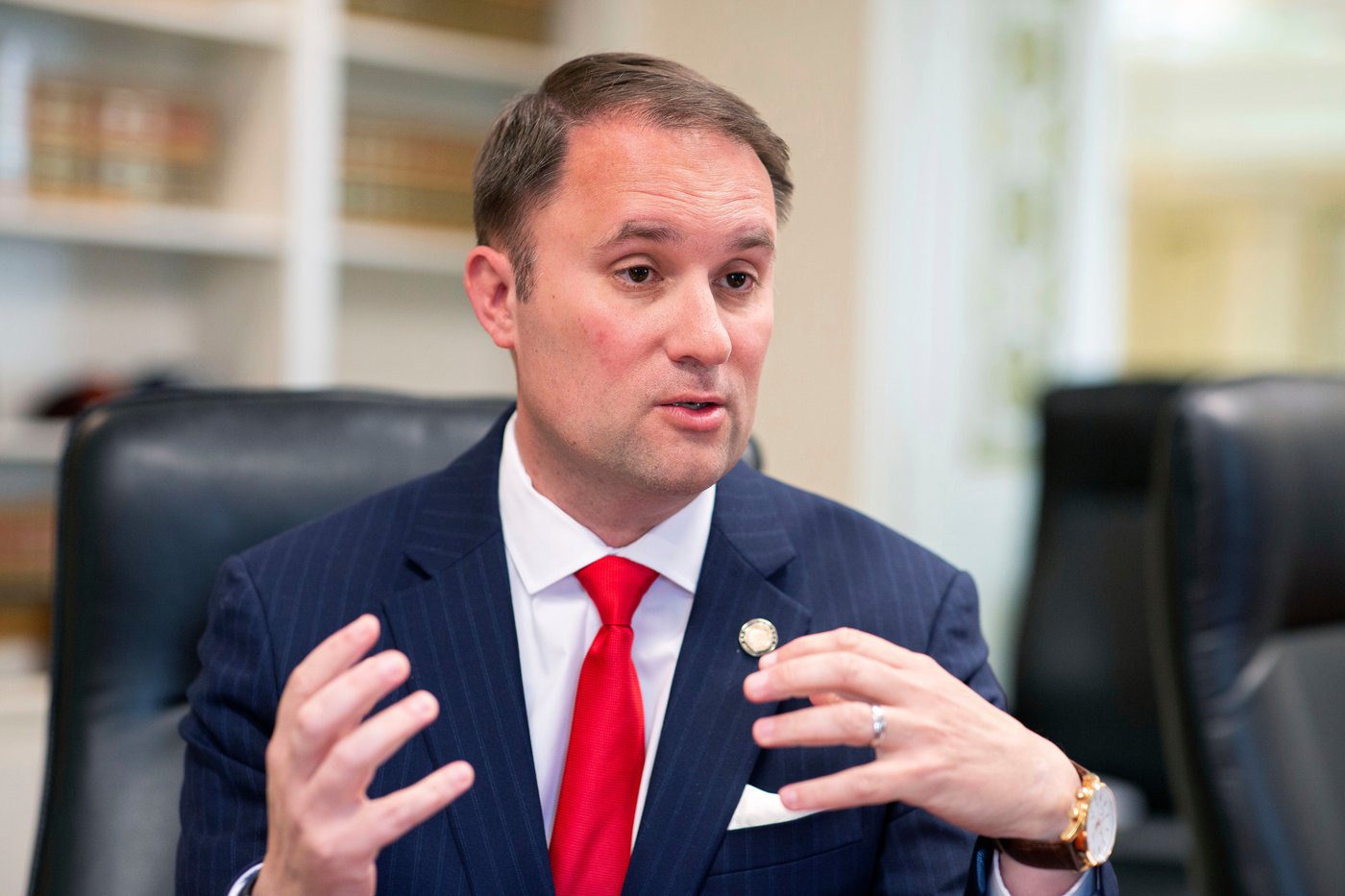 Democrat in Virginia attorney general race apologizes for 2022 texts depicting political violence | iNFOnews.ca