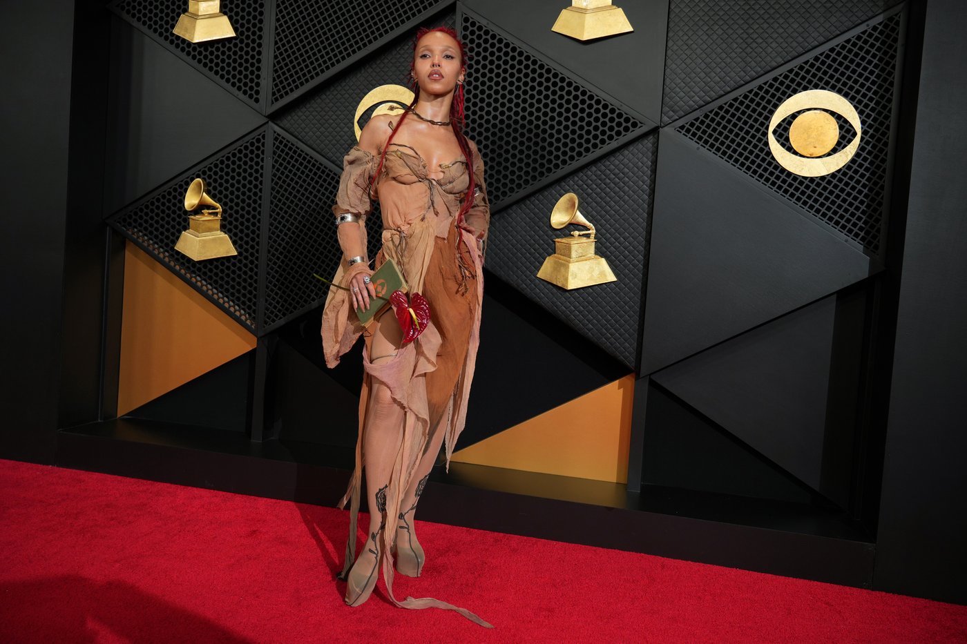 Addison Rae, Olivia Dean and other rising stars take up space on Grammys red carpet | iNFOnews.ca