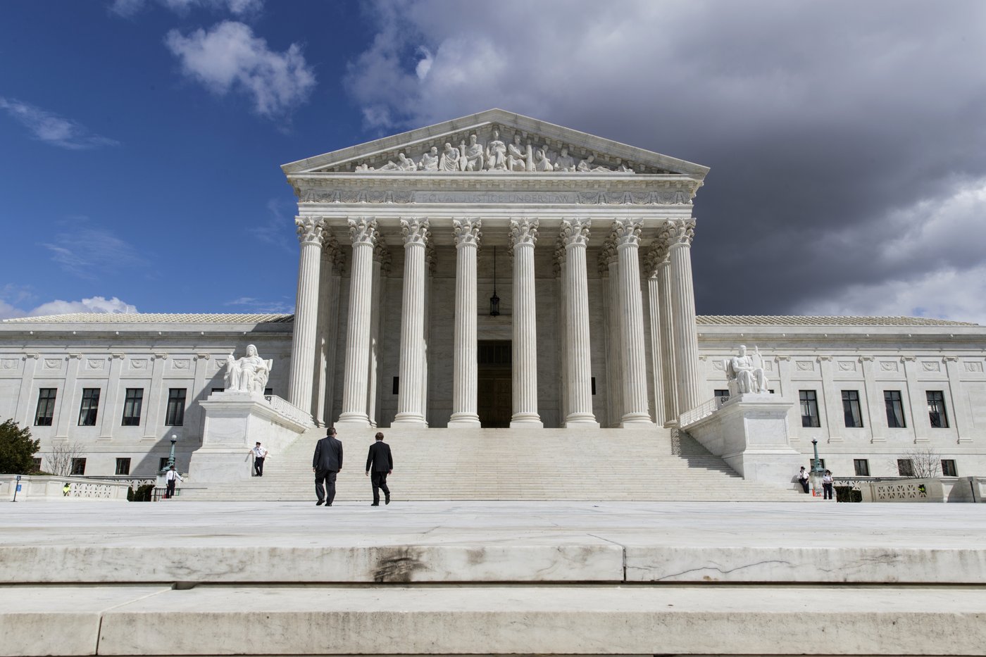 Chief Justice Roberts keeps in place Trump funding freeze that threatens billions in foreign aid | iNFOnews.ca
