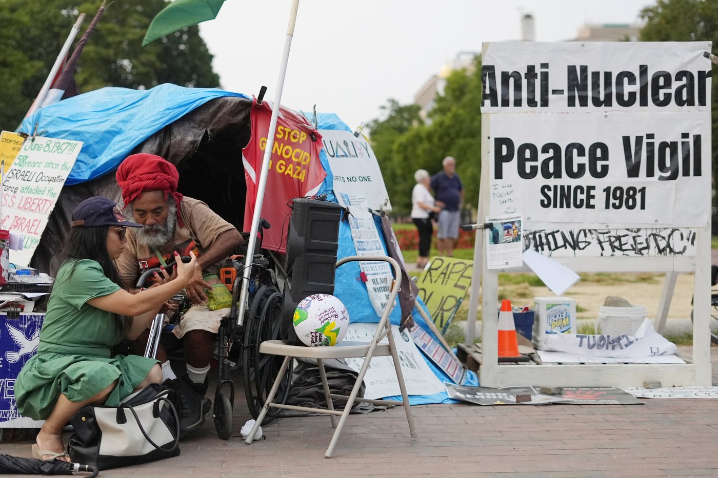 A decades-long peace vigil outside the White House is dismantled after Trump's order | iNFOnews.ca A decades-long peace vigil outside the White House is dismantled after Trump's order | iNFOnews.ca