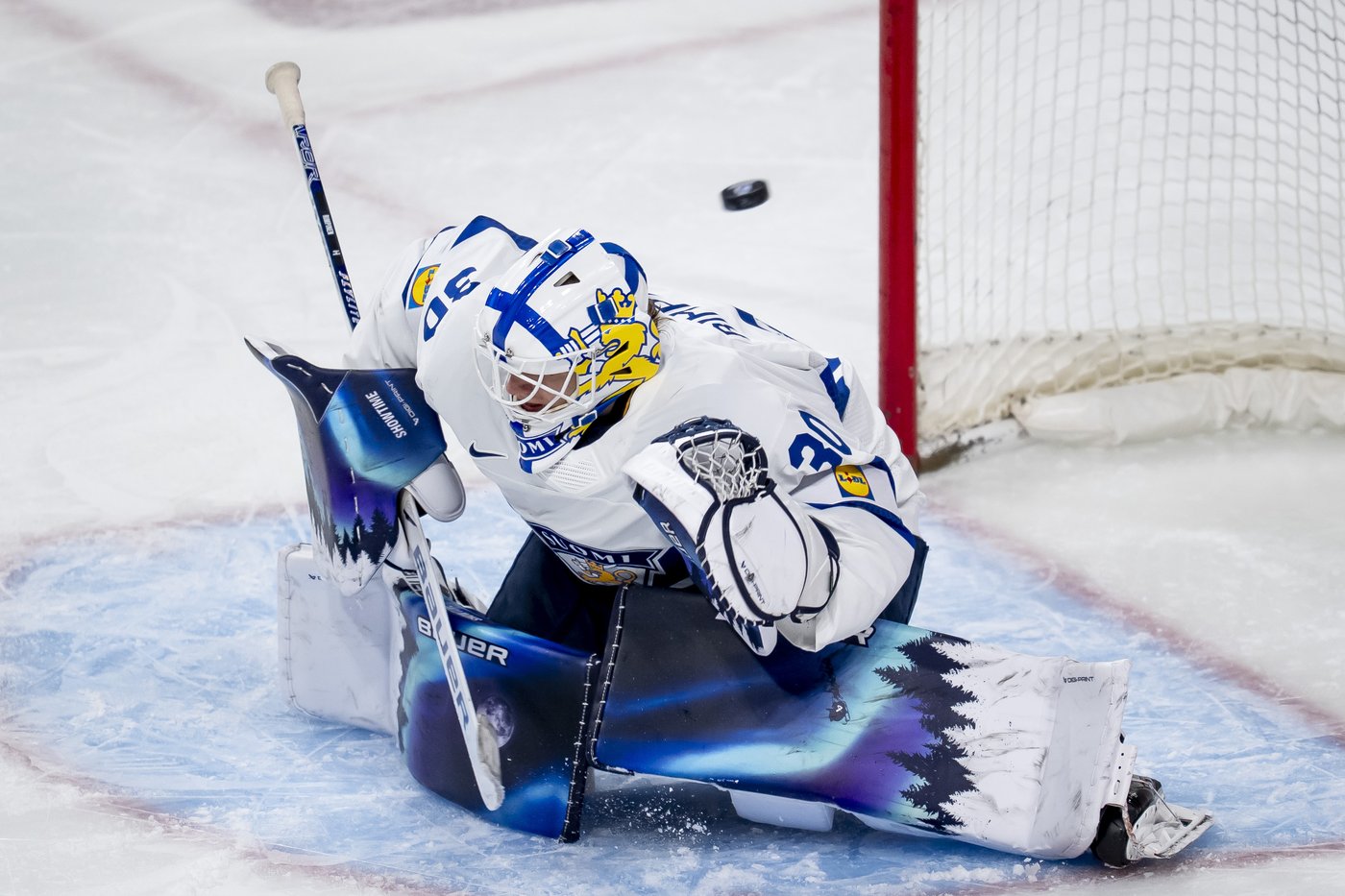 Canada nabs world junior bronze; Parekh sets record, apologizes to Flames for comment | iNFOnews.ca